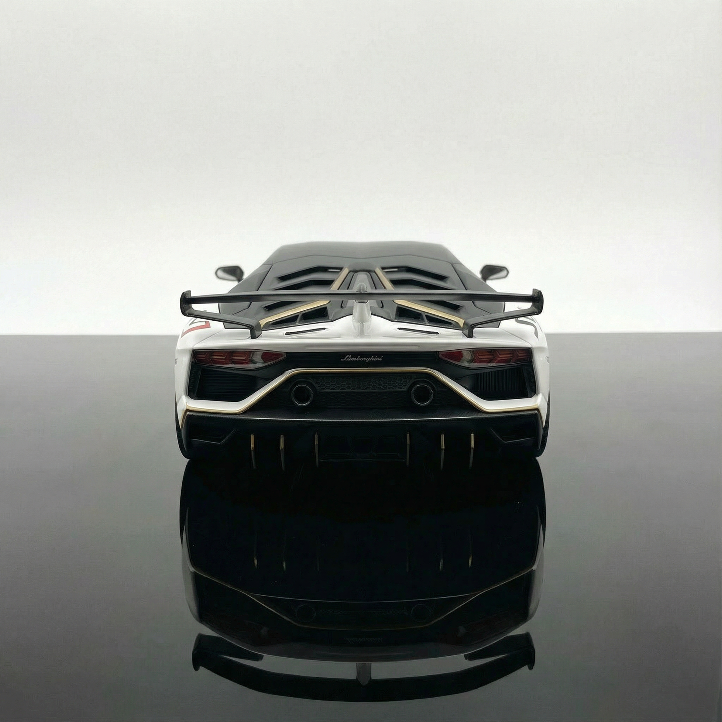 Lamborghini Aventador SVJ